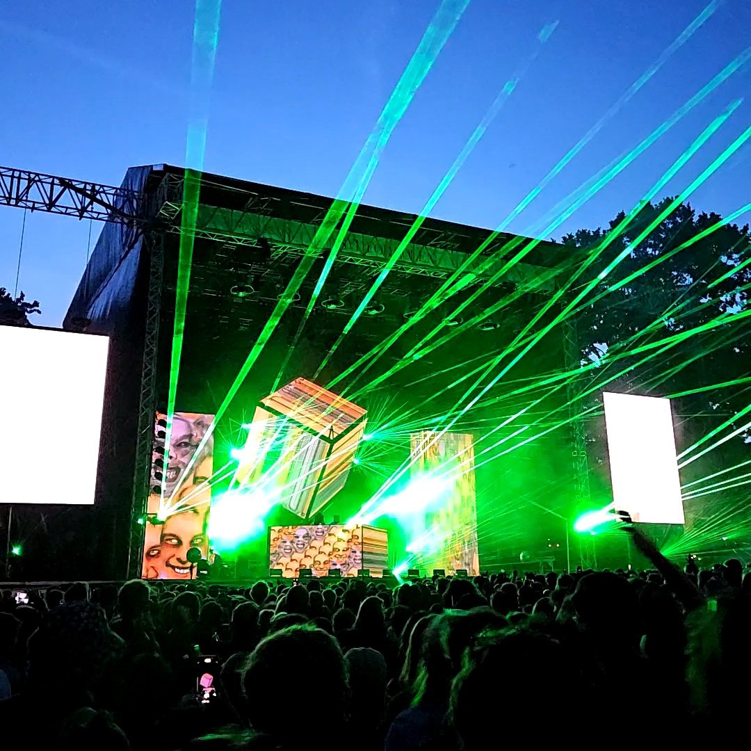 I finally saw Aphex Twin live last night and I'm still trying to comprehend what I witnessed.

1.5 hours solid of electronic mixing; no pauses &amp; no own material. The last 30 minutes was so intense I saw people 'nope' out of the crowd whilst covering their ears. 10/10!