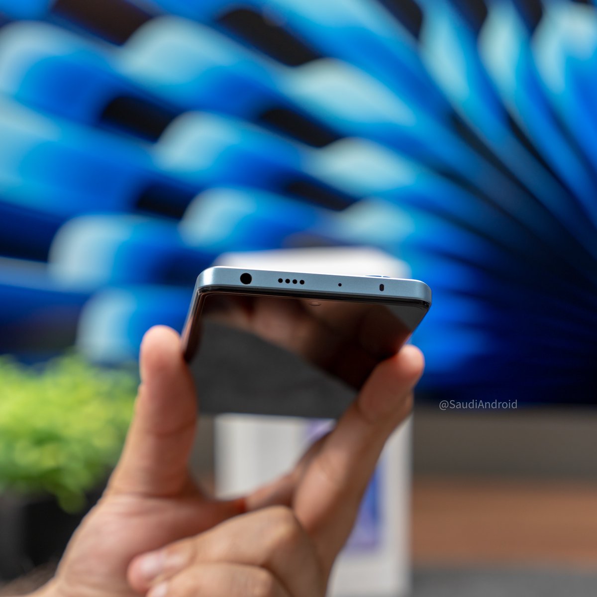 SaudiAndroid's tweet image. ريدمي نوت 12 برو بلس في سطور:

- شاشة اموليد 120Hz
- معالج 6 نانومتر
- ذاكرة 8GB/256GB
- كاميرا رئيسية 200MP
- دعم 5G/NFC/IR/WiFi6
- سماعات ستريو
- منفذ 3.5mm
- بصمة جانبية
- واجهة MIUI 14
- بطارية 5000mAh
- شاحن سريع 120W
- 1699 ريال 

#RedmiNote12Series #RedmiNote12ProPlus