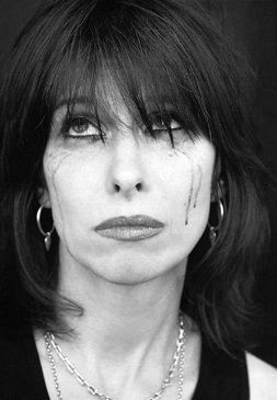 #ChrissieHynde dreaming 2000 miles away...