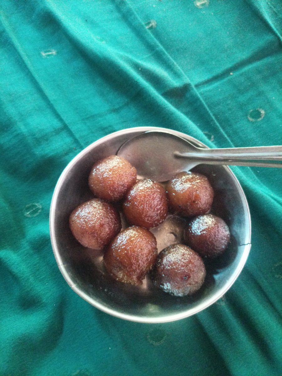 Yummy gulab jamun.. 👌🏻