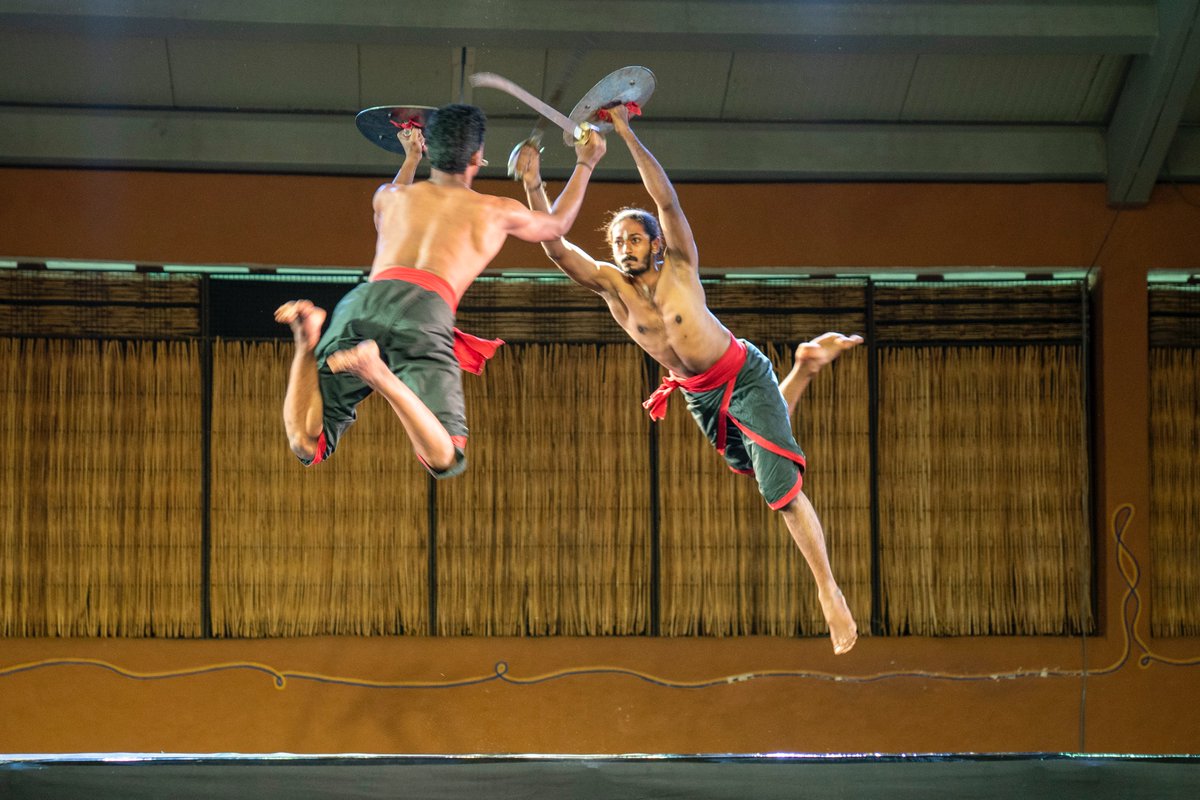 SadhguruAcademy's tweet image. The students of Isha Samskriti bring their magic to the stage with a stunning display of Kalaripayattu. This ancient discipline from ancient Bharat is the source of all martial arts in the world.

#humanisnotaresource #IshaLeadership #mentoring #talentmanagement #innovation