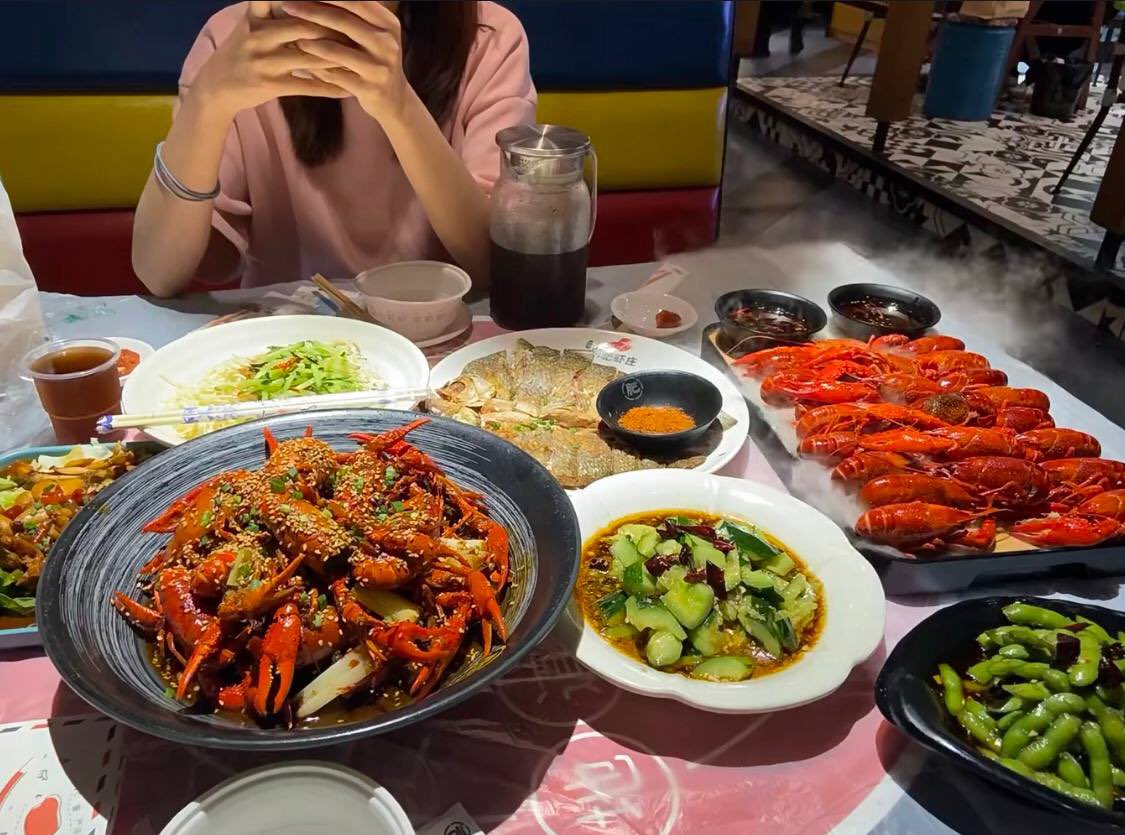 xiaoli5520's tweet photo. 爱生活爱自己，龙虾🦞的诱惑～ https://t.co/c8Ec9D9NFV
