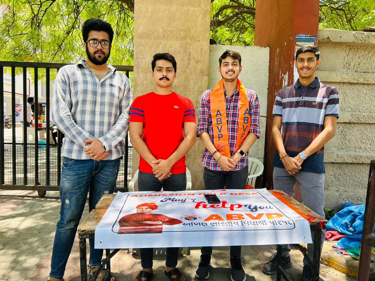 Avtans_VS's tweet photo. અખિલ ભારતીય વિદ્યાર્થિ પરિષદ દ્વારા એડમિશન હેલ્પ ડેસ્ક નુ બૂથ ગોથાવ મા અવ્ય હતુ 3 દિવાસ નુ બૂથ જીએલએસ યુનિવર્સિટી ના કેમ્પસ ના વિવિધ સ્થાન પ્ર રાઘ્હ્વા મા અવ્ય તુ #Abvp #Abvphelpdesk #GLSuniversity
#AbvpGujarat https://t.co/J0qKNQi0Wp