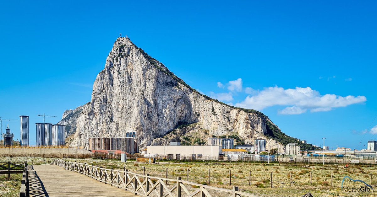 sassworkz's tweet photo. #Gibraltar - 10/06 - a lovely sunny Rock snapped from #LaLinea this morning, as forecast, with just a little patchy fair-weather cloud about, at 1pm, the temperature was already up to 25-26C, in a gentle to moderate West to Southwesterly breeze - Summer is back! ☀️📈 🏖 😎 https://t.co/ULunK4yiFP