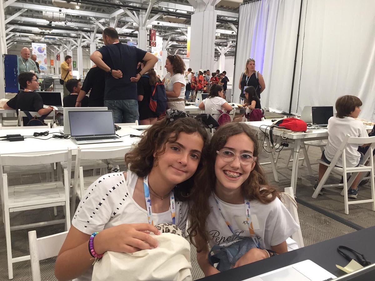 SGeorgesSchool's tweet photo. 👏Wishing our mSchool Scratch Challenge finalists the best of luck today!
@mschools_MWC
#ScratchChallenge #StudentsAwards23 #mSchoolsAwards #mSchools #TransformacióDigital
#GironaSchool #SchoolGirona #EscolaGirona #Girona https://t.co/cLm4P4EWrb