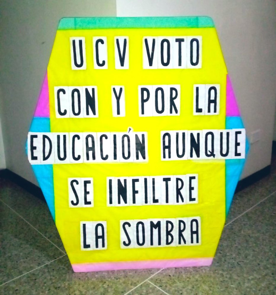 gabyarocha's tweet photo. Cuando muchos van a votar, la sombra no consigue infiltrarse. ¡Aplausos, #UCVistas!
🪁 @srpapagayos https://t.co/zNeVM1bOJb