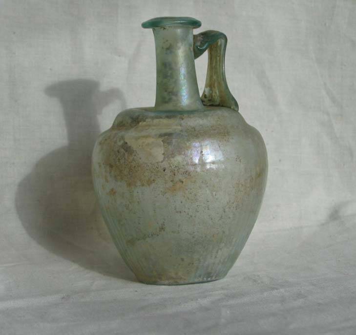 Our #guidedtours end in our #exhibition space, currently displaying a number of pieces from our #glass #collection. Previously we've showcased #Morris #wallpapers and #privatepress #books. 

#MuseumWeek #HeritageMW #MaterialCulture #DesignHistory #CulturalPreservation #PhilipWebb