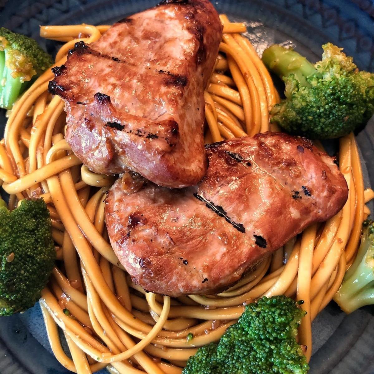 DinnerClubNews's tweet photo. Check out our most recent newsletter to see how you can save time &amp; money this summer. Grilling favorites like our Grilled Pork Medallions with Sesame Noodles &amp; Broccoli are dinners you &amp; your family will LOVE! Check out our website for our full menu. htt
https://t.co/YXnvc1z2LX https://t.co/gvtFifKcEr