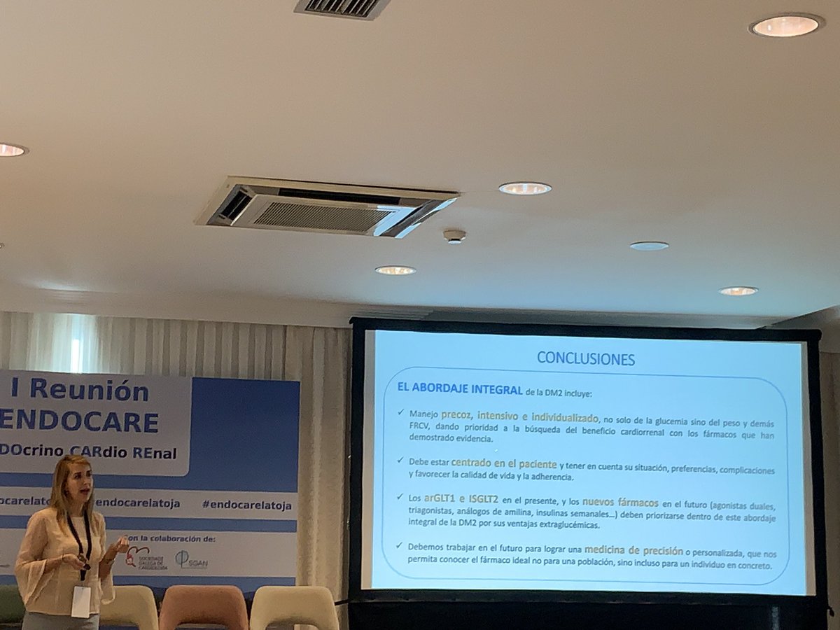 Everardox2's tweet photo. @RocioVillarT con una excelente conferencia de clausura de la I Reunión ENDOCARE #ENDOCHUS https://t.co/NDToChANAD