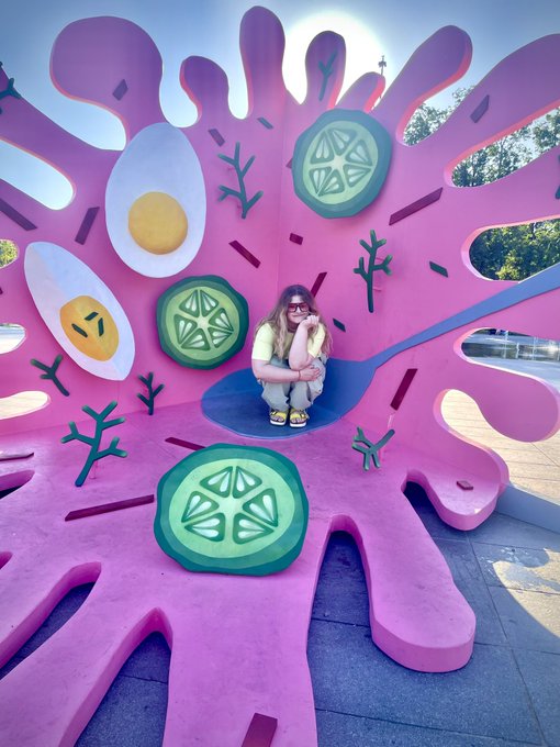 DarknessPixie 🧚‍♀️ - Together with a popular artist in Lithuania we made an art installation dedicated to traditional cold beetroot soup 🥣💗 Photo by @thomukas1 https://t.co/CYKUI8E8Zr