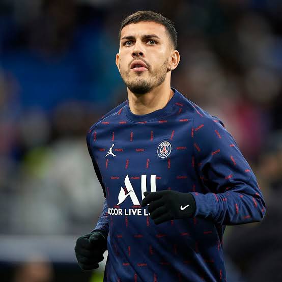 PSG Başkanı Nasser Al-Khelaifi ile bir kebapçıda bir araya gelen Ali Koç, Renato Sanches ve Leandro Paredes'i istedi.

(<a href="/gazetesozcu/">Sözcü</a> )

#transfer #psg #fenerbahçe