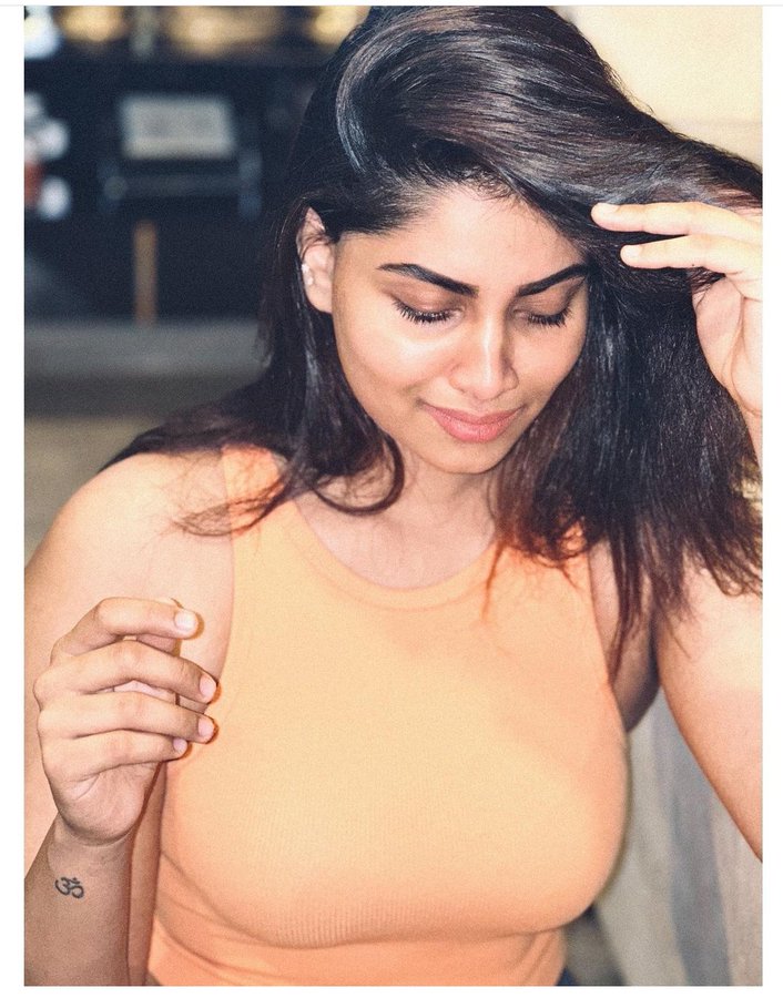 FyQjo3naQAAR0JA?format=jpg&name=900x900