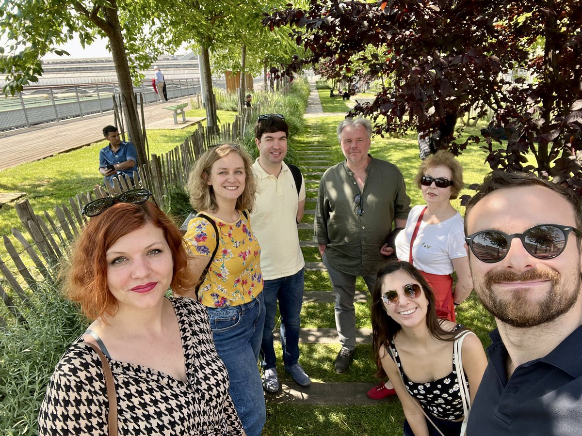 PSParis10's tweet photo. 🏫 Rues aux écoles
🌿 Jardins publics
🌳 Végétalisation

Présentation par @Pauline_Joubert à nos camarades du @spdberlin de nos réalisations et projets en cours dans le quartier Saint-Vincent-de-Paul / Lariboisière pour rendre #Paris10 ➕ respirable et ➕ agréable. https://t.co/iV1GDwDVDs