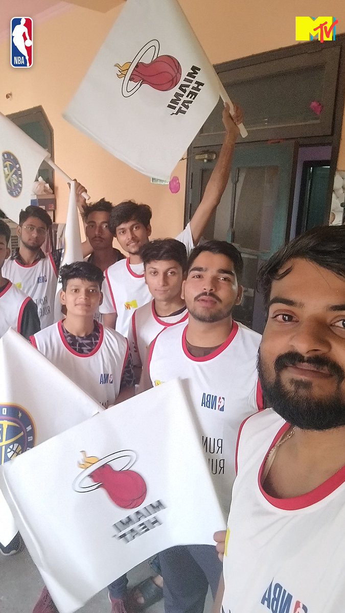 MTVIndia's tweet image. Ek amazing weekend ke liye, your friends, and the NBA Finals is the perfect combo!
India ke 20+ cities se, 500+ students ne dekha NBA Finals ka Game 4, Live on MTV!

#NBAonMTV #NBALive #NBAIndia #NBAPlayoffs #NBAFinals #bringitin #NBAHouseparty #houseparty #livescreening