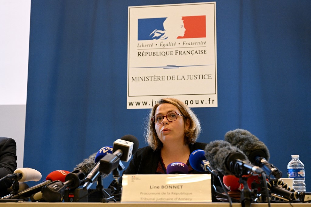 Attaque au couteau à Annecy: le pronostic vital des blessés n'est plus engagé
bfmtv.com/police-justice…