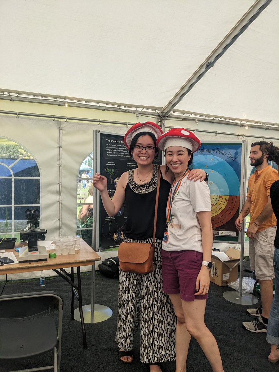 Just two fungi hanging out at the #FestivalOfPlants23 @CUBotanicGarden @CropSciCentre @jchoibench