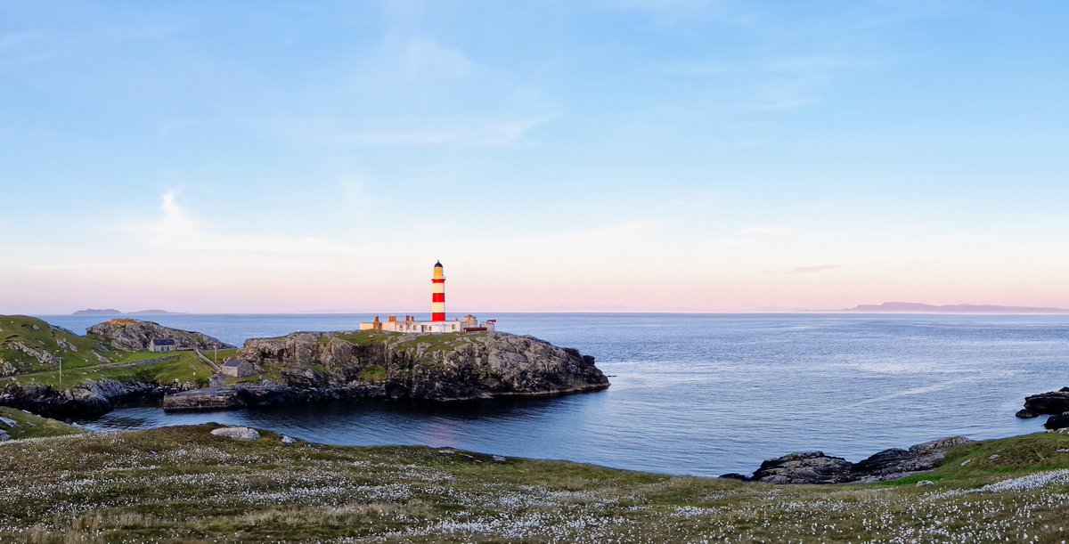 Beautiful evening on #Scalpay #isleofharris #westernisles last night .... out at #EileanGlas Lighthouse #stevensonlighthouse & looking out to #shiantisles & #skye .... with so much #bogcotton 
@ShiantIsles @HI_Voices @ScotlandTBP @nature_scot