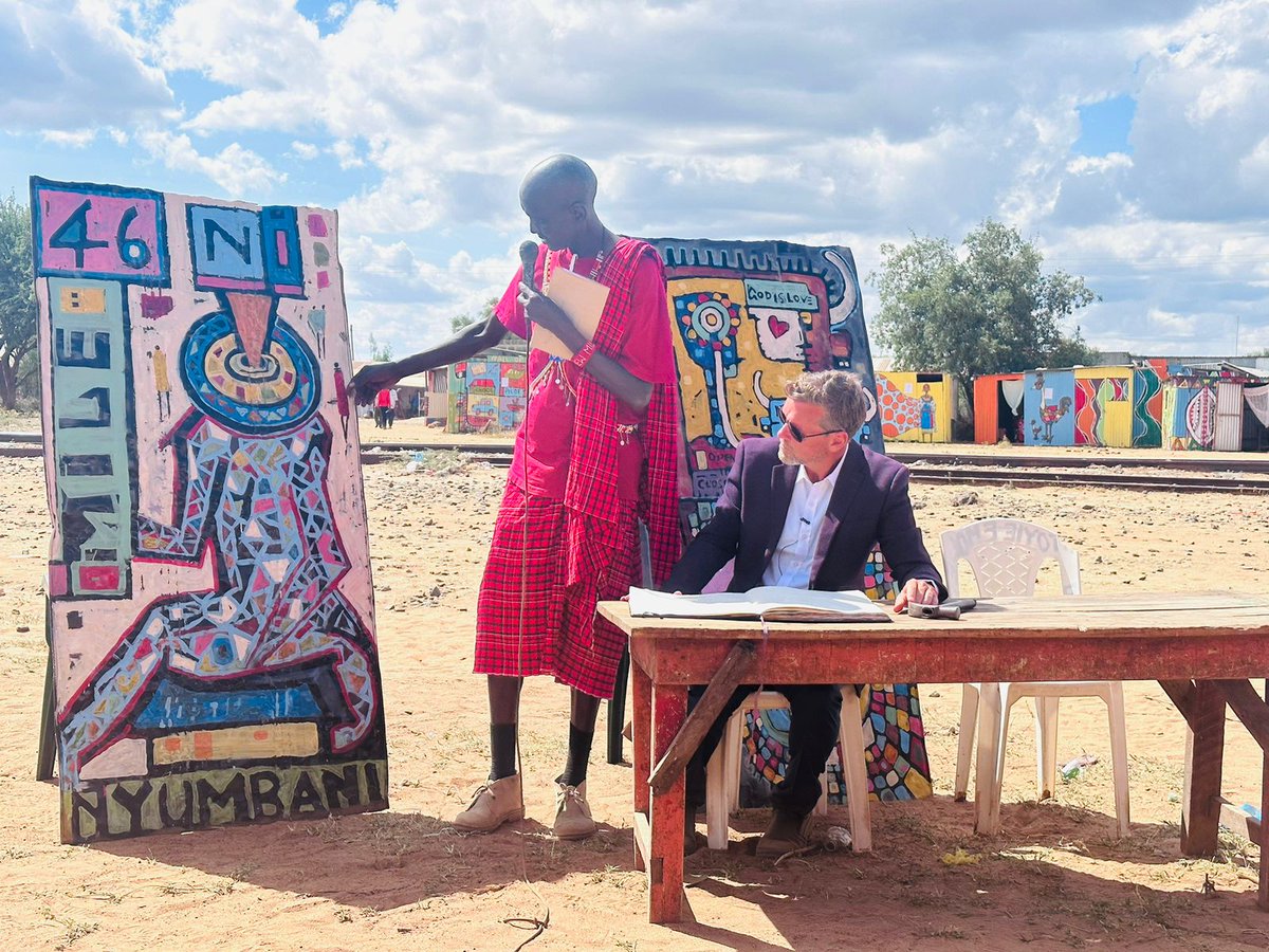 GeorgeKariukimp's tweet photo. The launching of mile 46 art is still ongoing, is a collaboration between the M2 art collective, art for change of foundation and crown paints
#colourforchange https://t.co/kZttPcJyRj