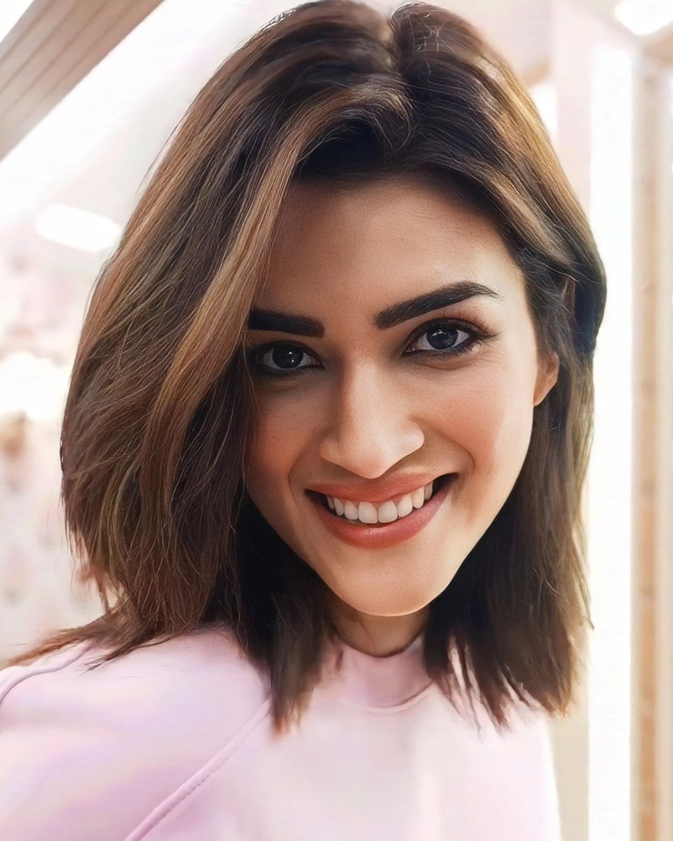 Gorgeouskriti's tweet photo. Exquisite 💗

#KritiSanon https://t.co/f50A2KeXqx