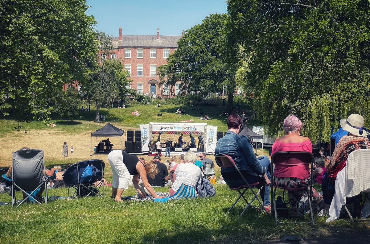 #JazzInThePark @WinckleySquare @HeathcotesBrass @winckleystays @WinckleyStAle @ParksInPreston @visitpreston @VisitLancashire @BIDPreston @PrestonsVoice @Gillylancs #Preston #arts #culture #music #jazz #community #sunshine #Saturdays 😎