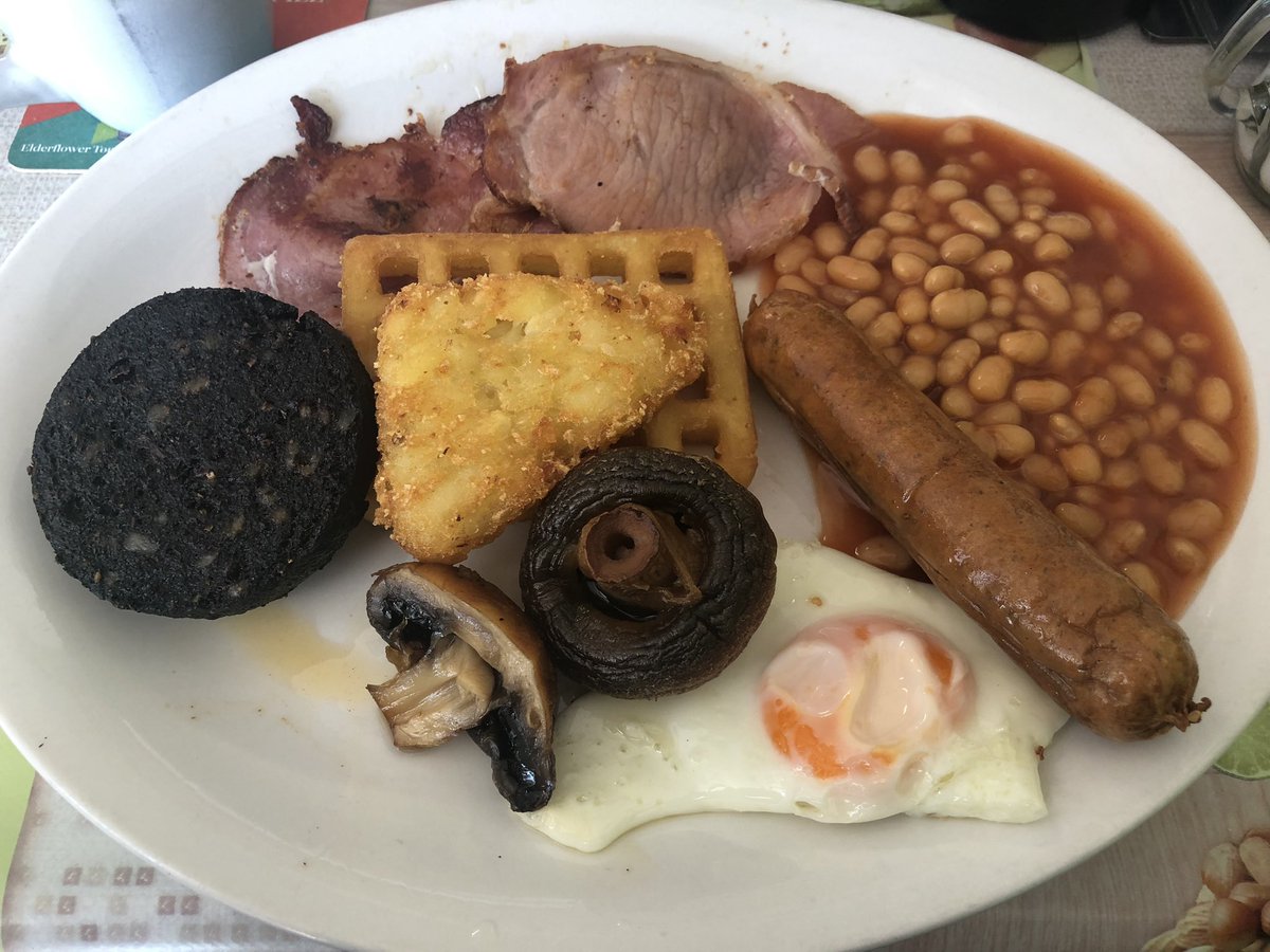 myfoodhunt's tweet image. All day breakfast for £6.50 with tea and toast at Piggins on Carlton Hill.
Not one for the Purists or ‘breakspurts’ today but very tasty and good value #breakfast #nottsfood #Nottingham @RateMySausage