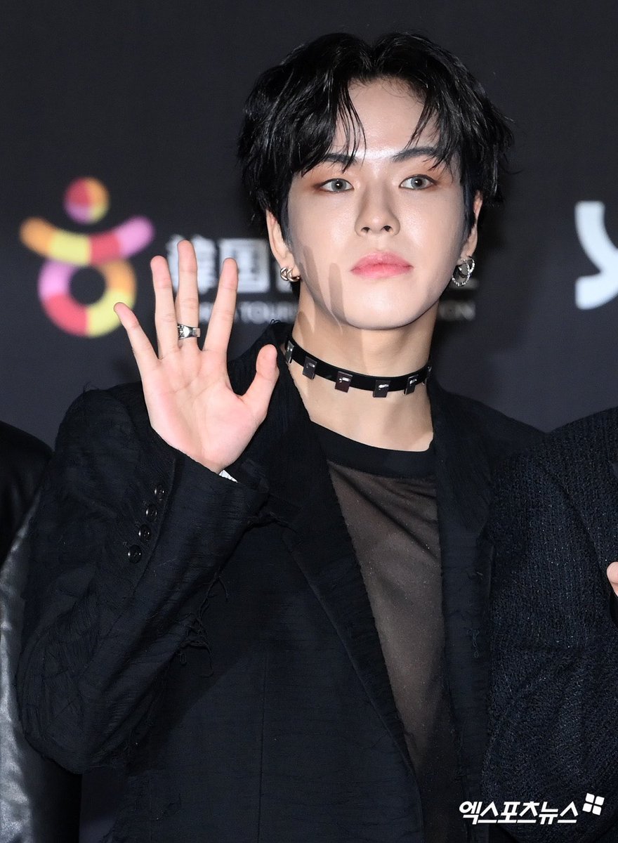 jaehyuvk's tweet photo. @BlitheDose Selamat malam teman teman relievers dan para Allies. Gimana kabar hari ini? semoga semua dalam keadaan baik, ya, walaupun sambil nangis juga. Adanya saya di sini ga lain dan ga bukan untuk mewakili Relievers menyampaikan beberapa hal, tapi saya ga sendiri nih- https://t.co/YzeKjWx1MU