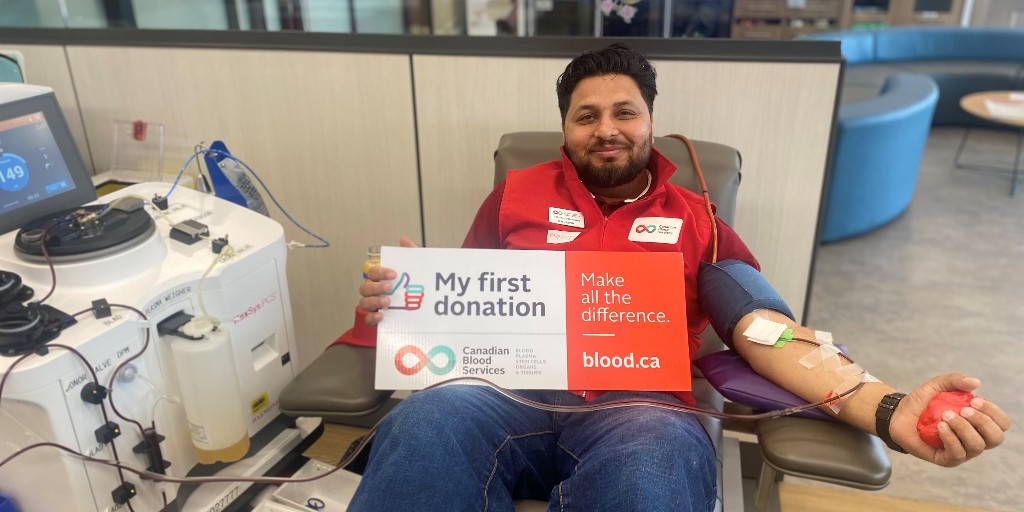 Raghuvir completed his first volunteer shift earlier this month in Brampton and was so inspired, he decided to donate after his second volunteer shift. Thank you, Raghuvir!

#CanadasLifeline #PlasmaForLife #Volunteer #ThankYou #Brampton