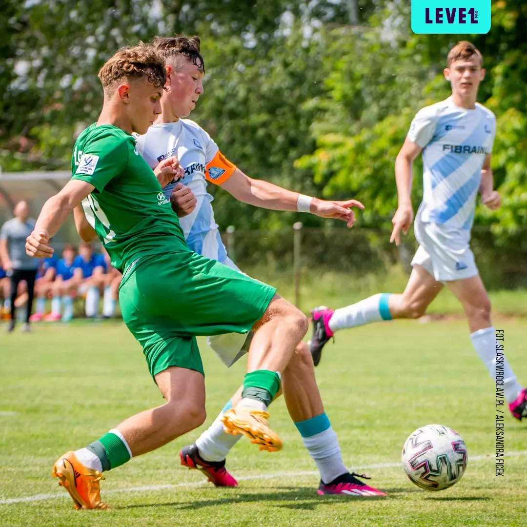 Levelprocom's tweet photo. 🔴 CLJ U-15: W pierwszym spotkaniu Śląsk Wrocław zremisował ze Stalą Rzeszów 1:1. Bramkę dla Śląska zdobył Oliwier Siniawski, który jest na platformie Level Pro! 👏

📲 Wejdź na https://t.co/UEtouMGgfP, załóż swoje konto i zadbaj o swój wizerunek sportowy! 💜 https://t.co/Kr1H5UbMUX