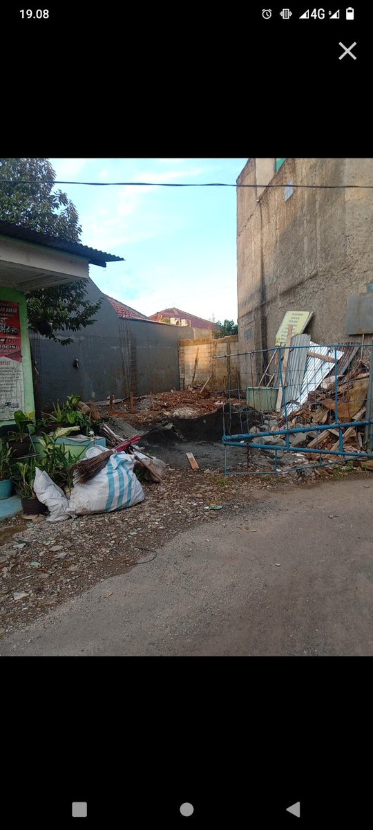 garongalam's tweet photo. Yth @DKIJakarta telah di laporkan 5 kali, Pembangunan Rumah di Tanah Fasum Kapling Pengadilan RT 14 RW 11 Klender https://t.co/4XfHHv3CWw