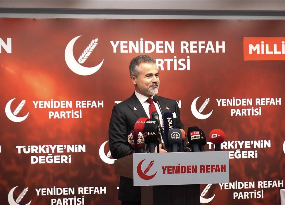 erbakanfatih's tweet photo. 22, 23 ve 24. Dönem Samsun Milletvekili, 61. Hükümet’te Gençlik ve Spor Bakanlığı görevini ifa eden Sayın Suat Kılıç bugün il başkanları toplantımızda Yeniden Refah Partimize katıldı. Cenab-ı Allah hayırlı eylesin, hep birlikte en hayırlı hizmetleri nasip eylesin inşallah. https://t.co/Ov0cBrGM1I