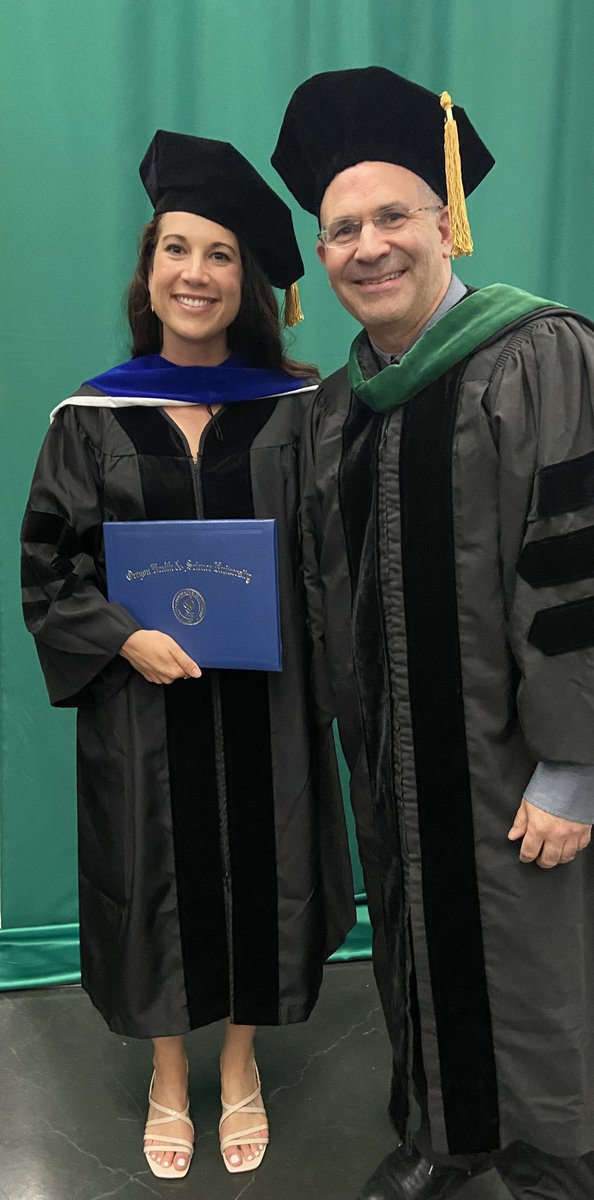 Best part of the job. Congratulations @Graceful_Views In the process you made me, our center, our lab, and the science better! Can’t wait to see what you do in your next chapter <a href="/NIH/">NIH</a> @OHSUpancreatic <a href="/OHSUKnight/">OHSU Knight Cancer Institute</a> @OHSUsurgery
