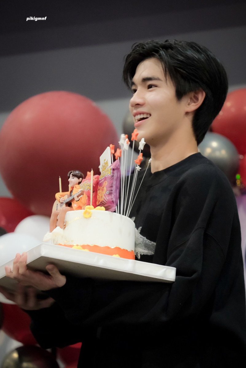 crushon9x's tweet photo. 230610 happy birthday to u :—) 🎂

@gemini_ti @tawattannn 

#GeminiTurnNineteen #Gemini19thBDProject
#Gemini_NT #Fourthnattawat #เจมีไนน์โฟร์ท https://t.co/Yjo5f7TxaU