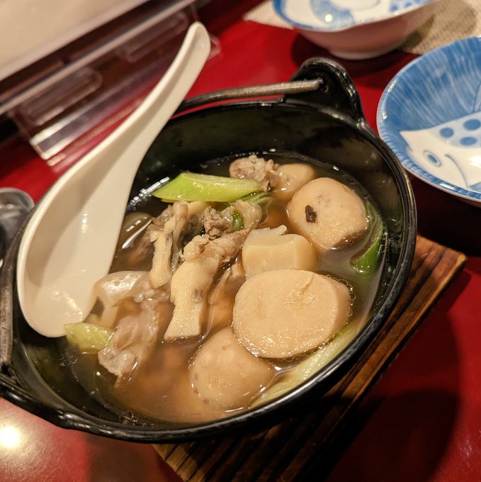 今日のおゆはん
・芋煮
・サービスで出てきた朝日鷹 