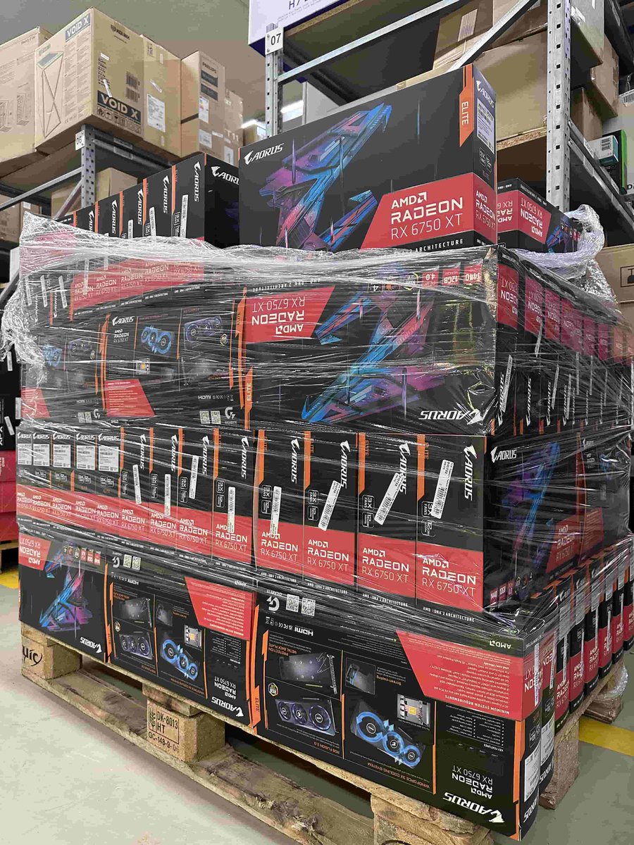 AORUS España tweet media