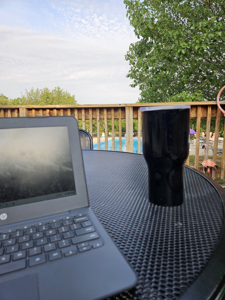 Getting some work done at the campground. 

#5amwritersclub #amwriting #WritingCommunity