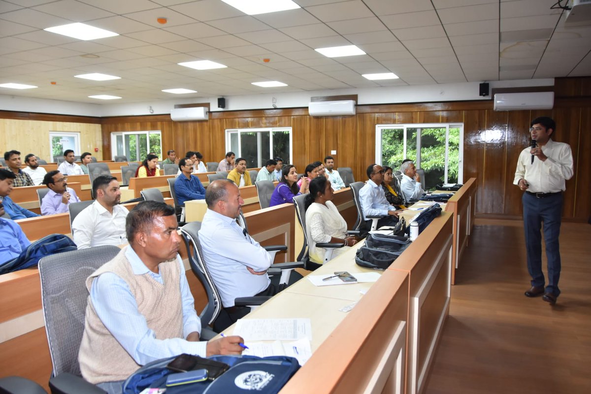 nidmmhaindia's tweet photo. Key topics covered during the training:
👉Acquiring knowledge of child-centric approaches to #DRR
👉Effective communication with children during emergencies
👉Developing child-friendly #DisasterManagementPlans
👉Promoting psychosocial support for children in crisis https://t.co/HSgZlBccKf