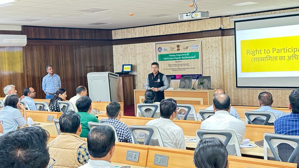 nidmmhaindia's tweet photo. Key topics covered during the training:
👉Acquiring knowledge of child-centric approaches to #DRR
👉Effective communication with children during emergencies
👉Developing child-friendly #DisasterManagementPlans
👉Promoting psychosocial support for children in crisis https://t.co/HSgZlBccKf