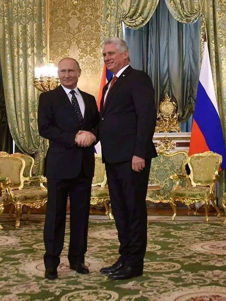 Vladimir Putin 🇷🇺

...Sostengo y mantendré conversaciones con el presidente Miguel Díaz Canel Bermúdez ...

🇨🇺🤝🇷🇺

Odiadores ya pueden patalear....