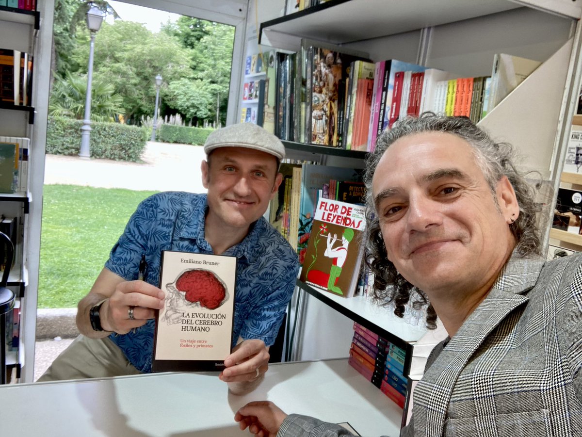 Emiliano Bruner, autor del libro “La evolución del cerebro humano” profe en el Curso de verano de la UNIA
"El cerebro que nos hace humanos" ¡Os esperamos!
Toda la información:
unia.es/es/oferta-acad…
vimeo.com/832216222
@aytodebedmar <a href="/erpablo/">JoshBigOsh</a> <a href="/marcoabego/">Marco Antonio Bernal</a> <a href="/UNIAuniversidad/">Universidad Intern. de Andalucía</a>