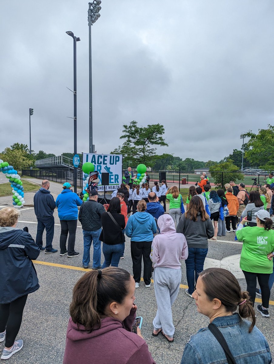 southshorehosp's tweet photo. @MetMikeWCVB on the Dana-Farber Brigham Cancer Center in clinical affiliation with South Shore Health:

"It is the most compassionate, caring staff we've ever been involved with. We are so lucky to have such a world-class facility in our backyard."

#LaceUpforCancer https://t.co/qhz91yEGhd