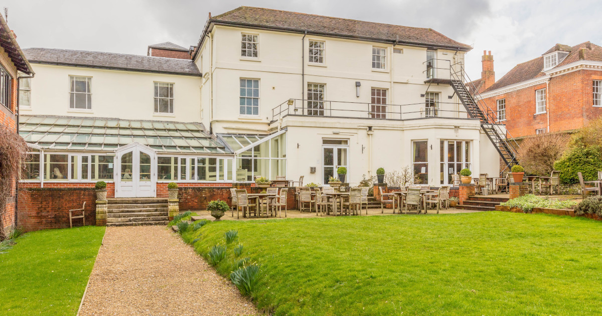 Our <a href="/Telegraph/">The Telegraph</a> promotion is also available to you! Enjoy: 
- 2 night stay in a Garden View room
- Breakfast buffet daily
- Afternoon Tea on one day
- A 3 course dinner

£298 for two people, to book: 0330 102 7242! #winchesterroyal #castlebridgehospitality #winchester #promotion