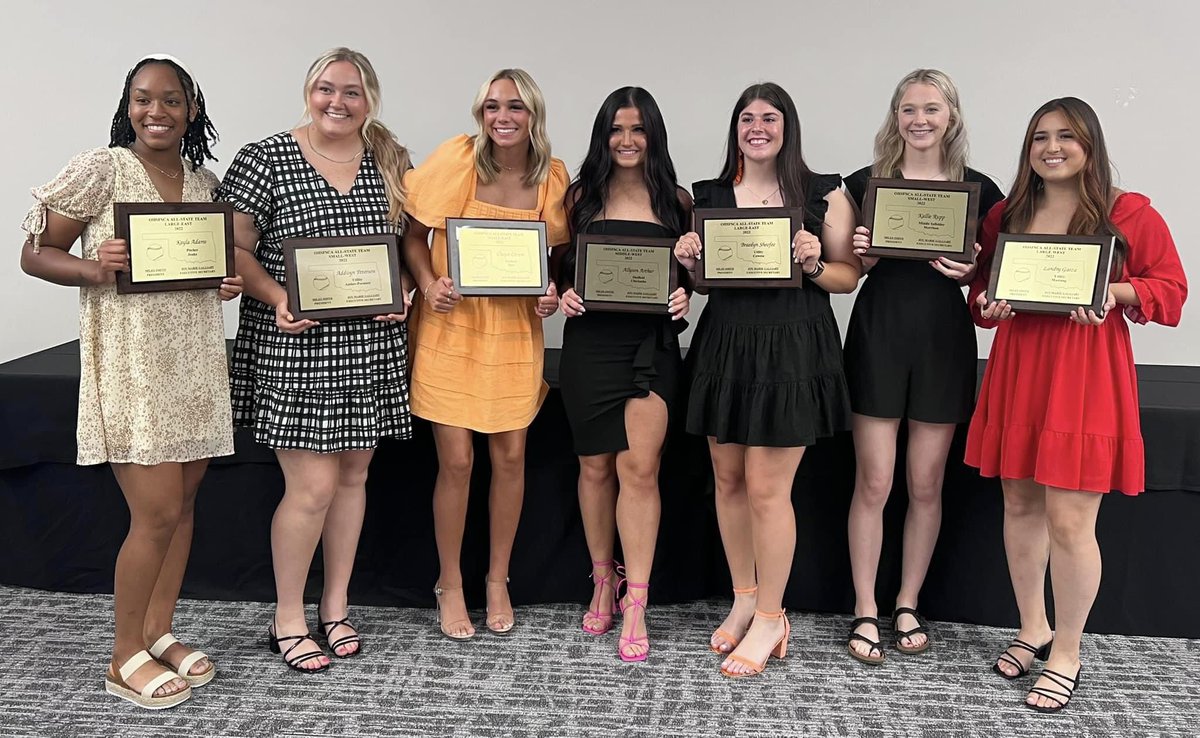 Congratulations ladies!! We had 7 teammates honored last night at the Oklahoma All State Banquet! Good luck in your All State games today! #BeElite #tulsaelite <a href="/TulsaEliteSB/">Tulsa Elite Softball</a>