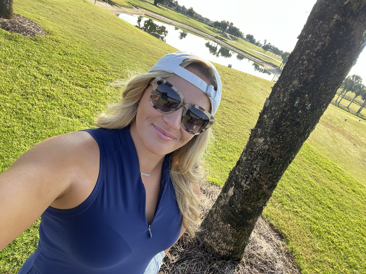 Let’s see what obstacles are on the course today..
🐊🦆🦫🐍🦩
⛳️🏌🏼‍♀️

#Florida 
#FloridaGolf