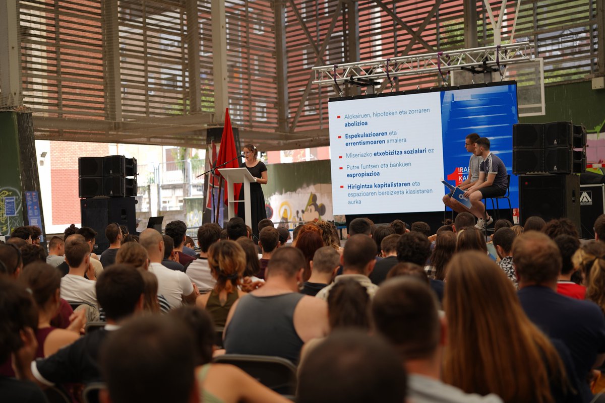 🔵𝗘𝗨𝗦𝗞𝗔𝗟 𝗛𝗘𝗥𝗥𝗜𝗞𝗢 𝗘𝗧𝗫𝗘𝗕𝗜𝗭𝗜𝗧𝗭𝗔 𝗦𝗜𝗡𝗗𝗜𝗞𝗔𝗧𝗨 𝗦𝗢𝗭𝗜𝗔𝗟𝗜𝗦𝗧𝗔

Gaur Euskal Herriko Etxebizitza Sindikatu Sozialista aurkeztu dugu, etxebizitzaren arazoa gogortzen ari den garaian langileriaren autodefentsa antolatzeko tresna.