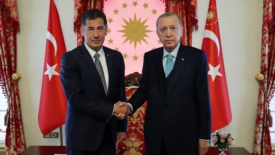 Sinan Oğan: 
'Afedersiniz ama Sn. Kılıçdaroğlu, seçimlerin ikinci tura kalmasını biz sağladık.'

📌DOĞRU HER ŞEY PLAN DAHİLİNDEYDİ.
PLANA SADIK KALDI.