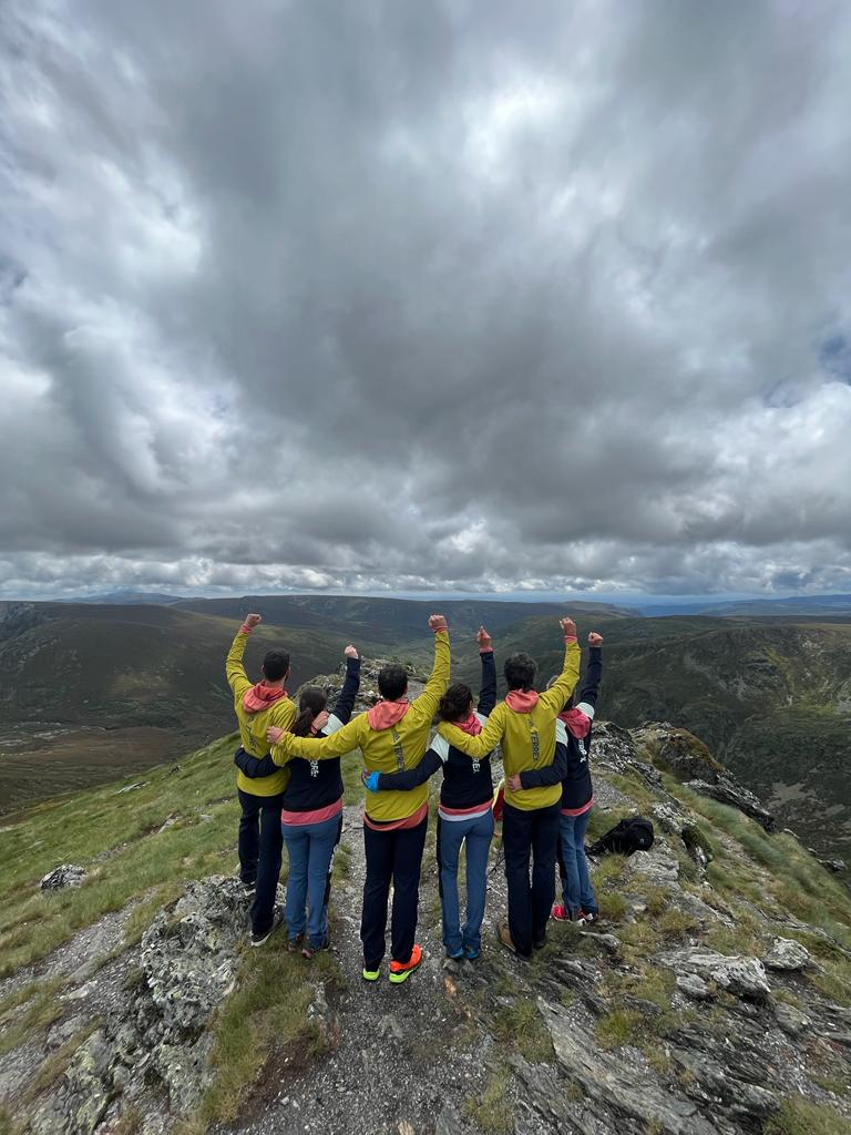 Cáncer de Pulmón (@aeacap) on Twitter photo 🔵 El <a href="/ProyectoAPulmon/">Proyecto A Pulmon</a> ha ascendido este sábado su segunda gran cumbre, Peña Trevinca (2127m) 💪
#Galicia #cáncerdepulmón 🔵 El <a href="/ProyectoAPulmon/">Proyecto A Pulmon</a> ha ascendido este sábado su segunda gran cumbre, Peña Trevinca (2127m) 💪
#Galicia #cáncerdepulmón