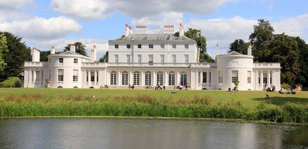 @hotnostril Frogmore Cottage v Frogmore House. Very different buildings