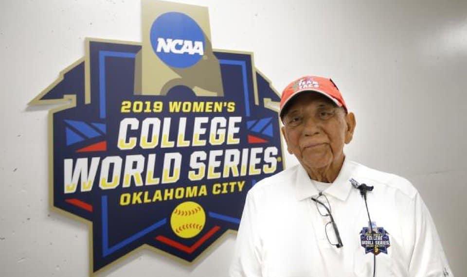 Kenny Mossman (@kenny_mossman) on Twitter photo Any time <a href="/OU_Softball/">Oklahoma Softball</a>  wins one, we remember the fan who would have been the happiest β¦ the king of the WCWS. #taco Any time <a href="/OU_Softball/">Oklahoma Softball</a>  wins one, we remember the fan who would have been the happiest β¦ the king of the WCWS. #taco