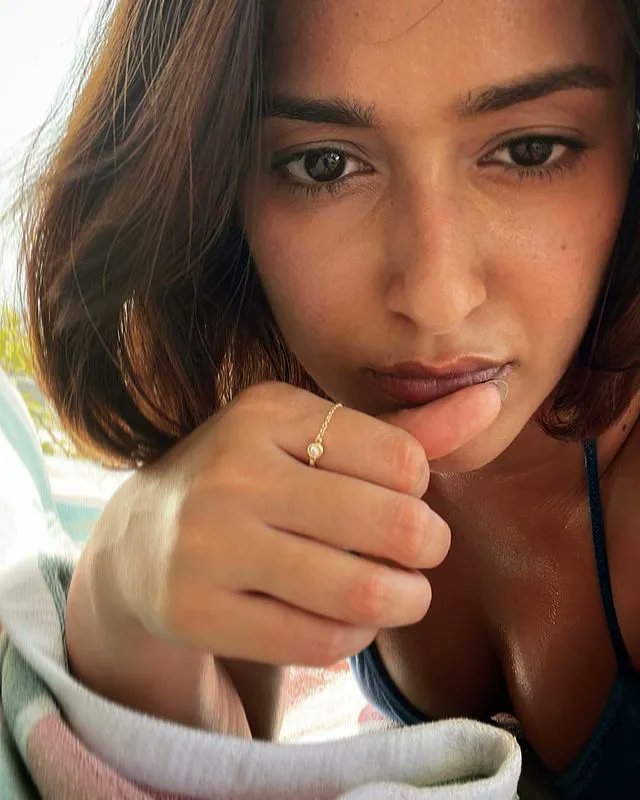 #IleanaDcruz