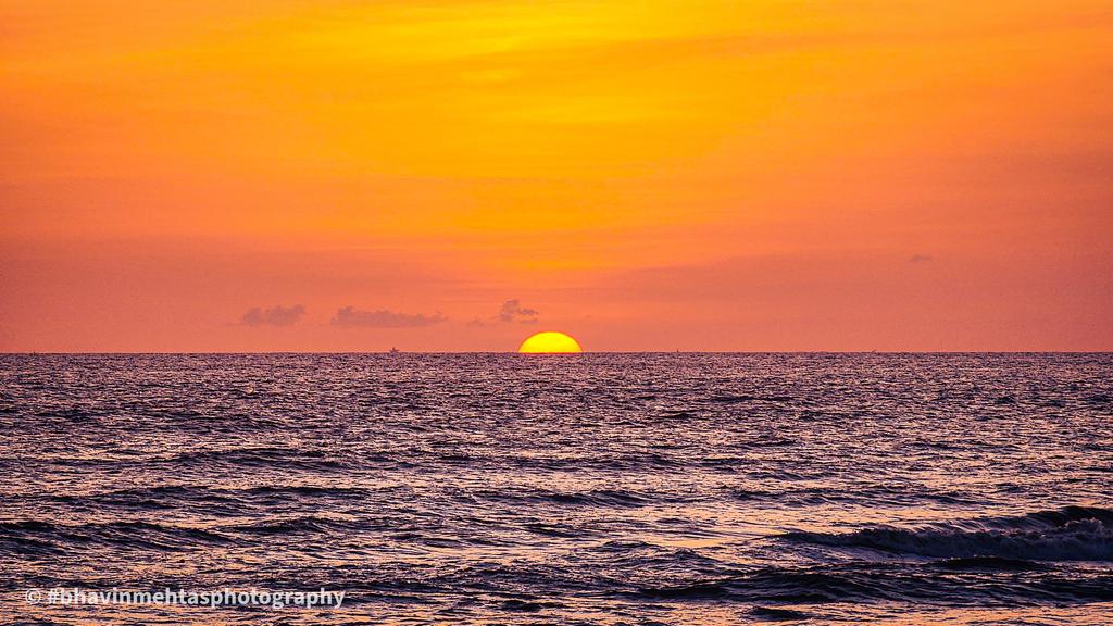 Half & Half #half #halfhalf #sunset #sunsetphotography #sea #summer #goodvibes #vibes #nature #naturephotography #streetphotography #mumbai #photooftheday #photographer #sunsetlovers #orange #color #mobilephotography #mobilephotographer #samsungs22ultra #bhavinmehtasphotography